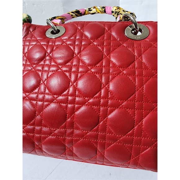Authentic CHRISTIAN DIOR Lambskin Cannage Medium Lady Dior Red - Picture 8 of 15